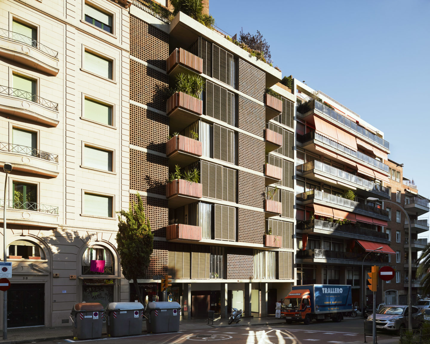 Bach 28 apartment building – Ricardo Bofill Taller de Arquitectura