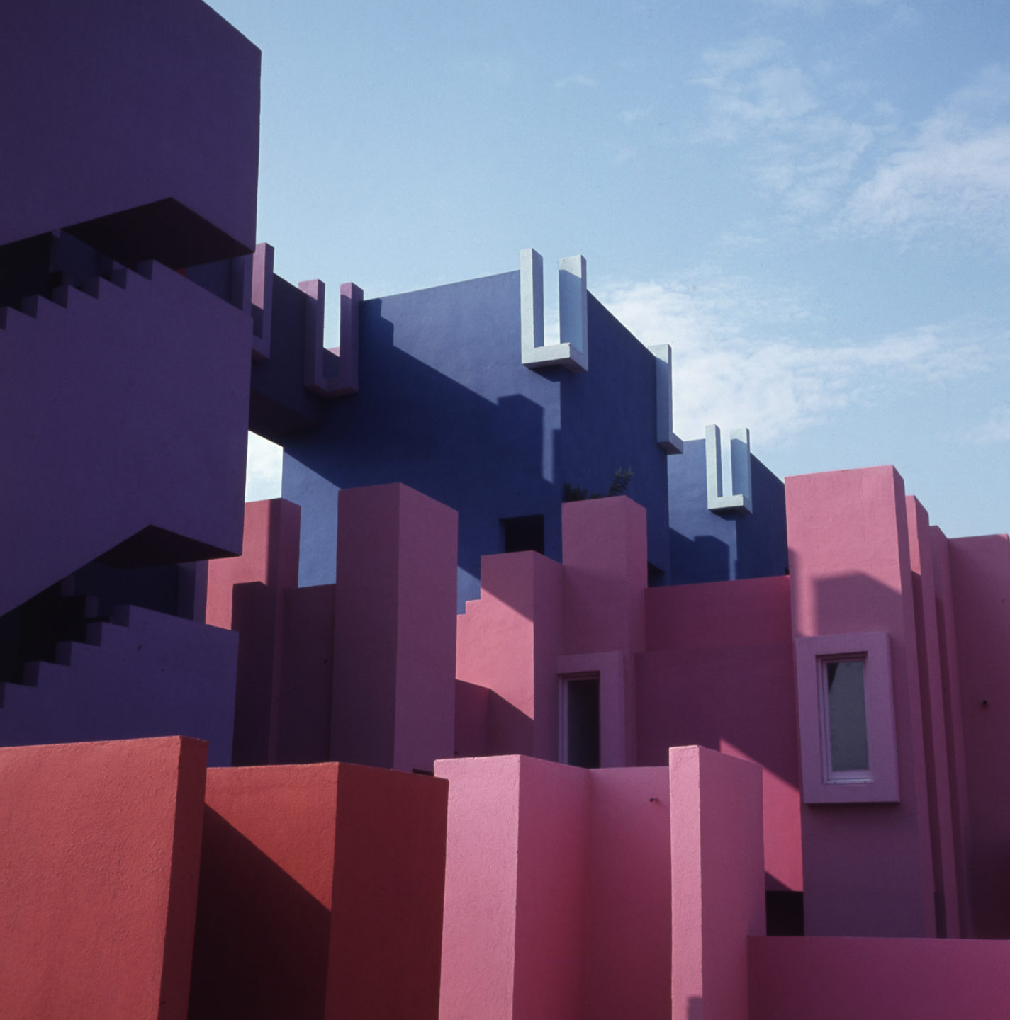 La Muralla Roja Ricardo Bofill Taller De Arquitectura